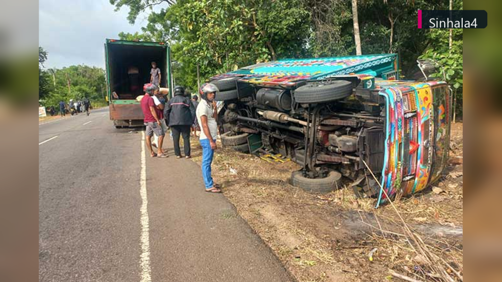 A9 මාර්ගයේ සිදුවූ මාරක රිය අනතුරකින් දෙදෙනෙකු ජීවිතක්ෂයට A9 මාර්ගයේ සිදුවූ මාරක රිය අනතුරකින් දෙදෙනෙකු ජීවිතක්ෂයට