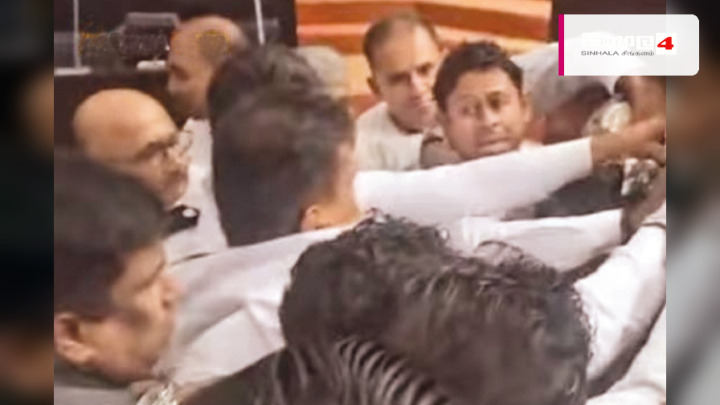 පාර්ලිමේන්තුවේ උණුසුම් තත්ත්වයක්; සෙංකෝලය අසල ගැටුමක් පාර්ලිමේන්තුවේ උණුසුම් තත්ත්වයක්; සෙංකෝලය අසල ගැටුමක්