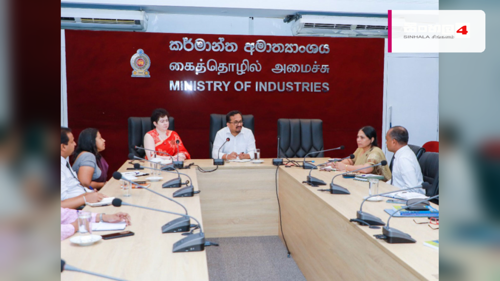 මත්ද්රව්යවලට ඇබ්බැහි වී පුනරුත්ථාපනය වූ තරුණ පිරිසට පෞද්ගලික අංශයේ රැකියා අවස්ථා මත්ද්රව්යවලට ඇබ්බැහි වී පුනරුත්ථාපනය වූ තරුණ පිරිසට පෞද්ගලික අංශයේ රැකියා අවස්ථා