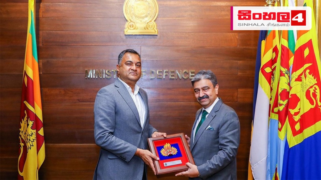පාකිස්තාන ආරක්ෂක ලේකම්වරයා වෙනුවෙන් විශේෂ පිළිගැනීමේ උත්සවයක් පාකිස්තාන ආරක්ෂක ලේකම්වරයා වෙනුවෙන් විශේෂ පිළිගැනීමේ උත්සවයක්