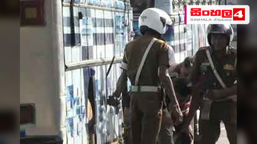 ඩීසල් වෙනුවට භූමිතෙල් භාවිත කරන බස් රථ අත්අඩංගුවට ගැනීමට විශේෂ මෙහෙයුමක් ඩීසල් වෙනුවට භූමිතෙල් භාවිත කරන බස් රථ අත්අඩංගුවට ගැනීමට විශේෂ මෙහෙයුමක්