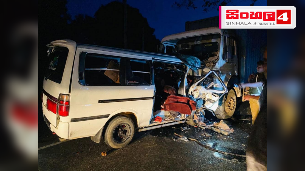 බුලත්සිංහලදී වෑන් රථයක් ප්‍රපාතයකට පෙරළෙයි: 14 දෙනෙකු රෝහලේ