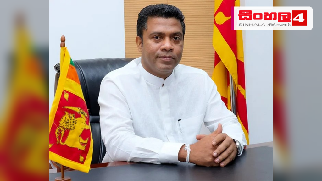 Headline: කළුතර තේ වගාකරුවන්ගේ ගැටලු විසඳීමට විශේෂ සාකච්ඡාවක් Intended image subject: Minister Nalinda Jayatissa at a meeting Story summary: කළුතර දිස්ත්‍රික්කයේ තේ වගාකරුවන් මුහුණ
