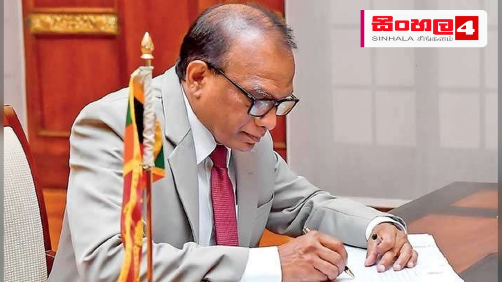 Headline: විදුලි කප්පාදුවක් සිදු නොවන බවට ඇමතිගෙන් සහතිකයක් Intended image subject: Anura Karunathilaka Minister of Power Story summary: ගල්අඟුරු හිඟයක් හේතුවෙන් විදුලි කප්පාදුවක්