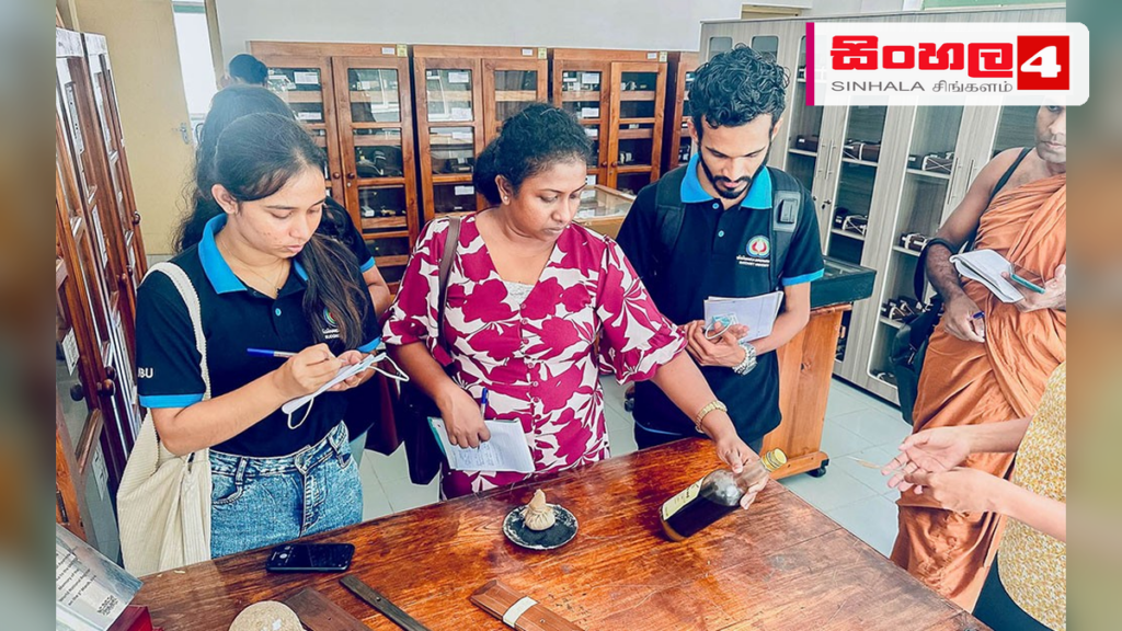 Headline: දේශීය වෛද්‍ය උරුමය ඩිජිටල්කරණයට නව මෘදුකාංගයක් සහ කෞතුකාගාරයක් Intended image subject: TMK software launch and Ayurveda museum opening Story summary: ශ්‍රී ලංකාවේ පාරම්පර