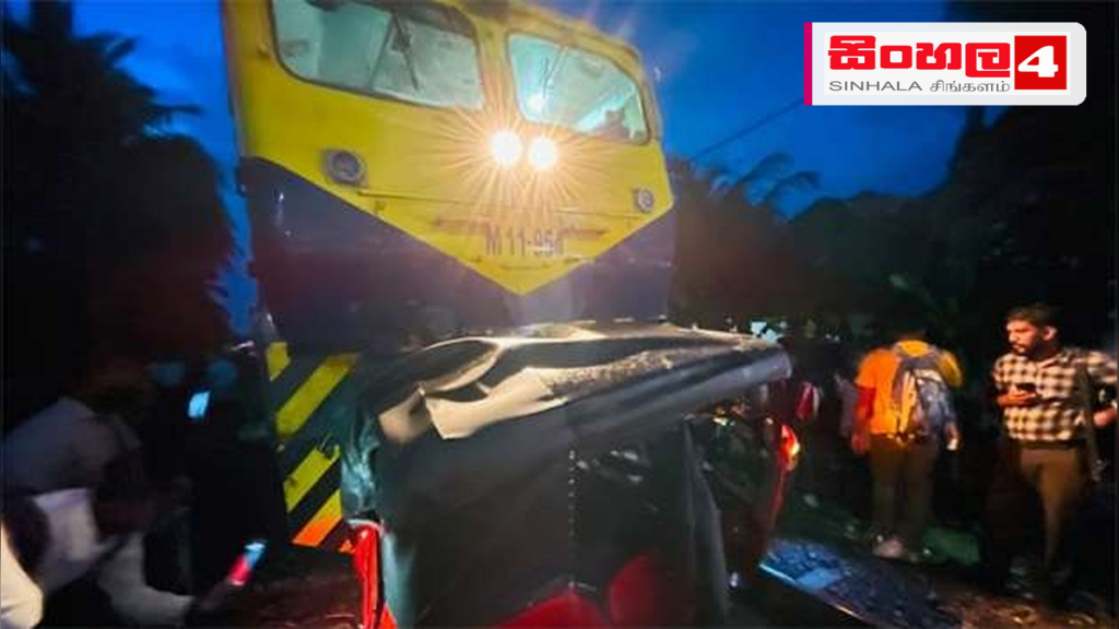 අලුත්ගම දුම්රිය හරස් මාර්ගයේ අනතුරකින් තරුණයෙකු මරුට Headline: අලුත්ගම දුම්රිය හරස් මාර්ගයේ අනතුරකින් තරුණයෙකු මරුට Intended image subject: Aluthgama railway crossing Story summary: අලුත්ගම පූර්වාරාම මාර්ගයේ දුම්රිය හරස් මාර්ගයකදී ත්