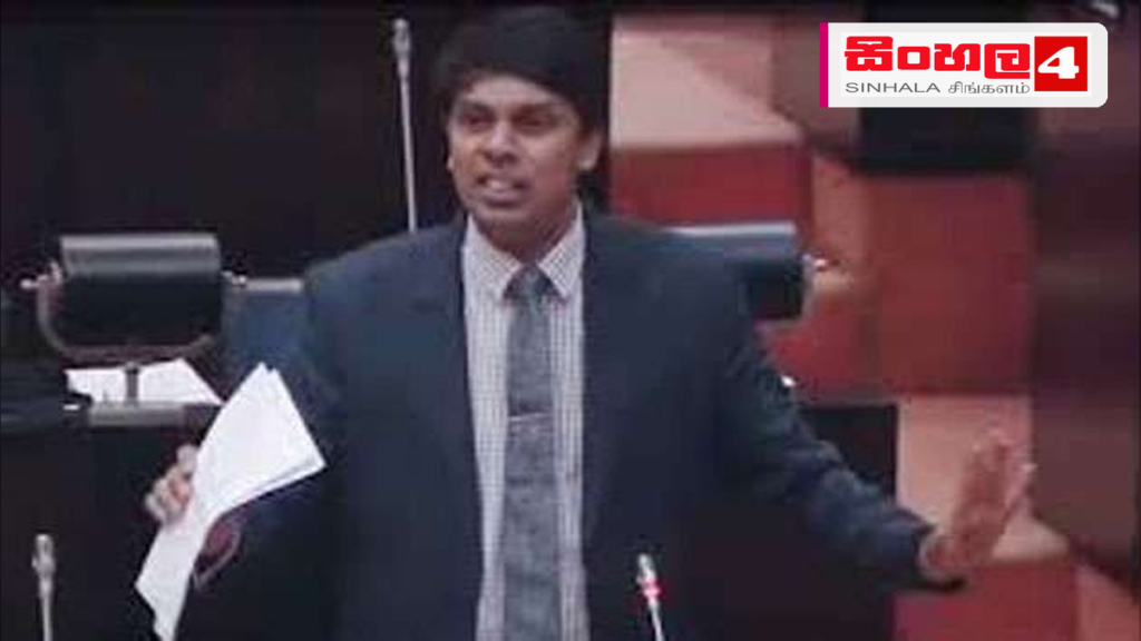 ජාතීන් අතර මිත්රත්වය වචනයට පමණක් සීමා නොවිය යුතුයි – අධිකරණ ඇමති Headline: ජාතීන් අතර මිත්රත්වය වචනයට පමණක් සීමා නොවිය යුතුයි - අධිකරණ ඇමති Intended image subject: Minister Harshana Nanayakkara at the event in Kilinochchi Story summary: ජාතීන්