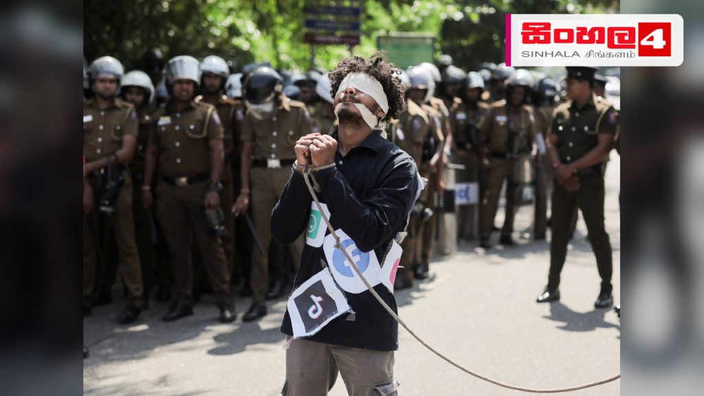 සමාජ මාධ්ය ඔස්සේ කාන්තාවන් සහ දරුවන් ඉලක්ක කරගත් ලිංගික ජාවාරමක් ගැන අනතුරු ඇඟවීමක් Headline: සමාජ මාධ්ය ඔස්සේ කාන්තාවන් සහ දරුවන් ඉලක්ක කරගත් ලිංගික ජාවාරමක් ගැන අනතුරු ඇඟවීමක් Intended image subject: Cyber security and social media safety warning Story summary: