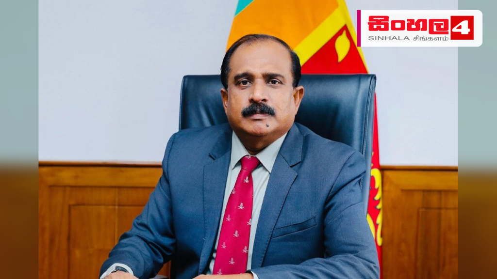 කළුතරදී පැවති ආරක්ෂක අමාත්යාංශයේ මහජන දින වැඩසටහන Headline: කළුතරදී පැවති ආරක්ෂක අමාත්යාංශයේ මහජන දින වැඩසටහන Intended image subject: Major General Aruna Jayasekara at a public event Story summary: ආරක්ෂක නියෝජ්ය අමාත්ය විශ්රා