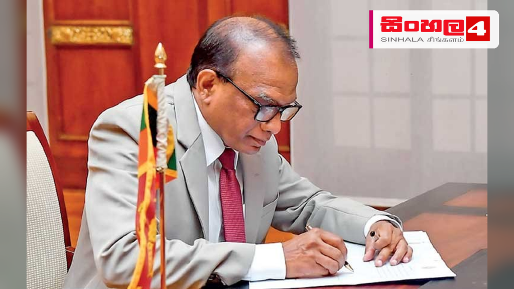 ගල් අඟුරු නෞකා දෙකක් දිවයිනට: විදුලි කප්පාදුවක් ගැන බිය විය යුතු නැතැයි ඇමැති පවසයි Headline: ගල් අඟුරු නෞකා දෙකක් දිවයිනට: විදුලි කප්පාදුවක් ගැන බිය විය යුතු නැතැයි ඇමැති පවසයි Intended image subject: Minister Anura Karunathilaka Story summary: ගල් අඟුරු නෞකා දෙක
