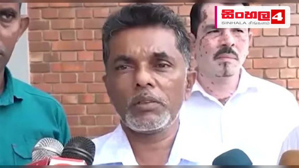 Headline: දැරියන් ස්පර්ශ කිරීමේ චෝදනාවලට නියෝජ්‍ය අමාත්‍ය ටී.බී. සරත් පිළිතුරු දෙයි Intended image subject: T.B. Sarath Story summary: තමන් දරුවන් ස්පර්ශ කළේ ඔවුන් වැඳීම වැළැක්වීමට