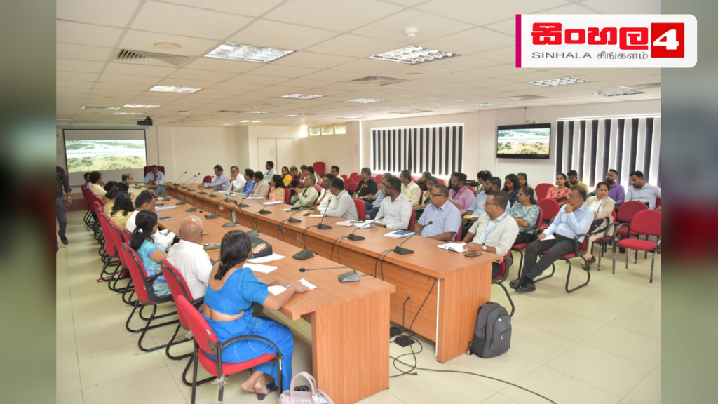 සුනාමි ආපදා කළමනාකරණය ශක්තිමත් කිරීමට ජාතික මණ්ඩලයක් පිහිටුවයි Headline: සුනාමි ආපදා කළමනාකරණය ශක්තිමත් කිරීමට ජාතික මණ්ඩලයක් පිහිටුවයි Intended image subject: Disaster Management Centre Colombo meeting Story summary: ශ්රී ලංකාවේ වෙරළබඩ ආපදා