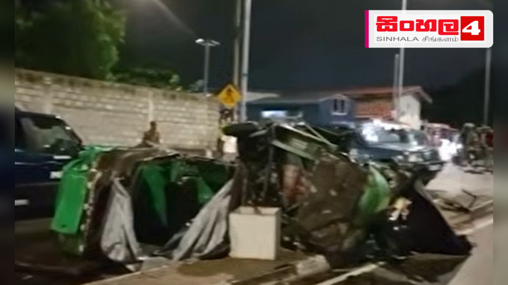 මට්ටක්කුලියේදී මෝටර් රථයක් පාලනයෙන් ගිලිහී තිදෙනෙකුට මරු කැඳවයි Headline: මට්ටක්කුලියේදී මෝටර් රථයක් පාලනයෙන් ගිලිහී තිදෙනෙකුට මරු කැඳවයි Intended image subject: Mattakuliya accident scene Story summary: මට්ටක්කුලිය ෆර්ගියුසන් හන්දියේදී අධික වේ