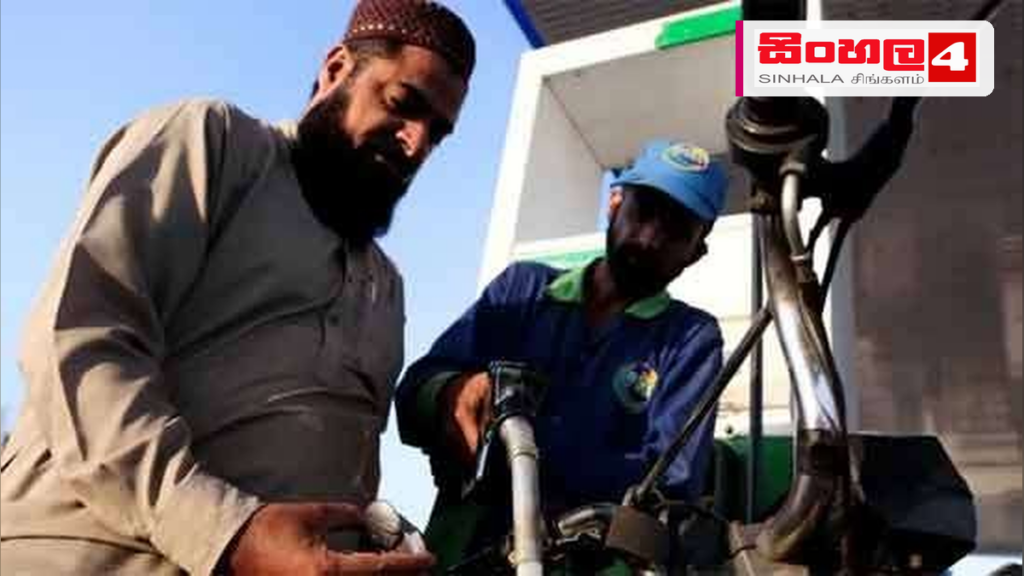 Headline: පාකිස්තානය රාජ්‍ය වියදම් දැඩි ලෙස කපාහරියි: ඉන්ධන සහ විදේශ සංචාරවලට සීමා Intended image subject: Pakistan government building or economic activity scene Story summary: ගෝ