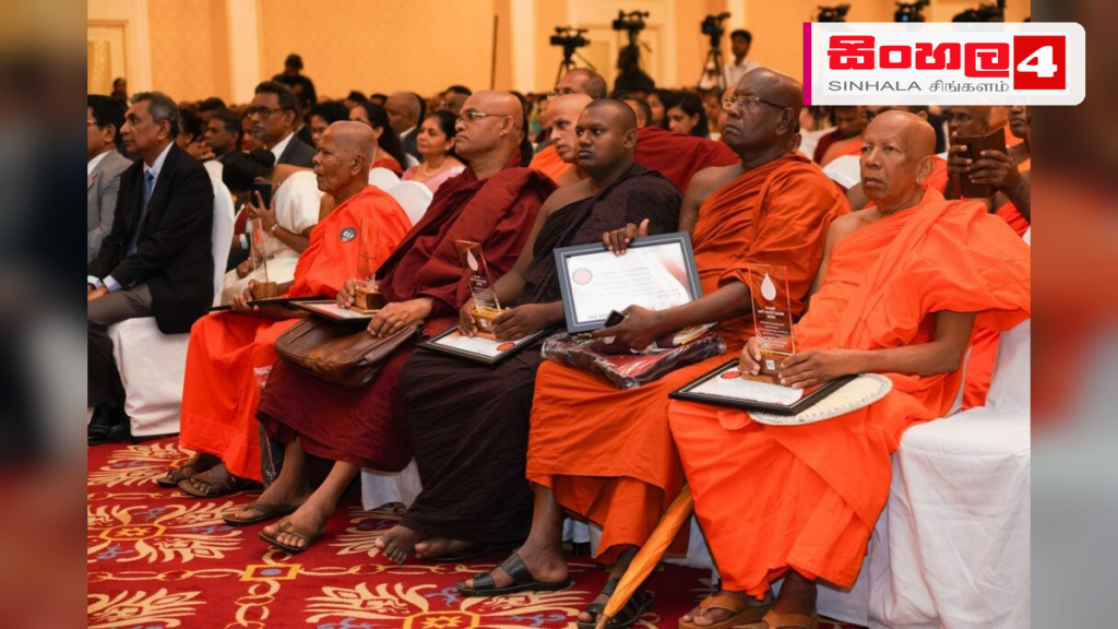Headline: අග්‍රාමාත්‍ය කාර්යාලයේදී රුධිර පරිත්‍යාග වැඩසටහනක් Intended image subject: Blood donation camp at Temple Trees Story summary: අග්‍රාමාත්‍ය කාර්යාලයේ සුබසාධක සංගමය විසින්