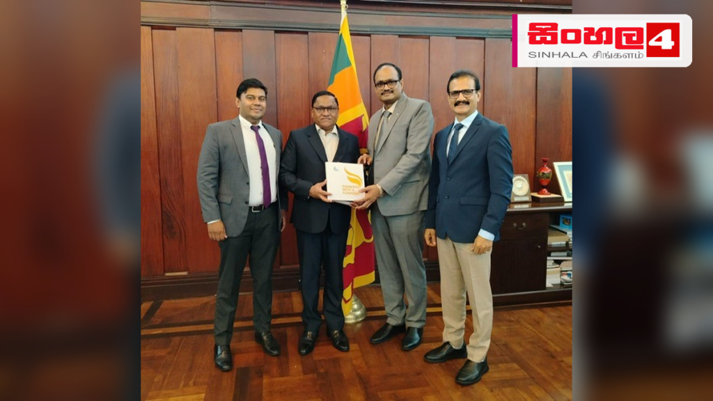 ශ්රී ලංකාවේ සෞඛ්ය ක්ෂේත්රයට ආයෝජනය කිරීමට ඇපලෝ රෝහල් සමූහයෙන් කැමැත්ත Headline: ශ්රී ලංකාවේ සෞඛ්ය ක්ෂේත්රයට ආයෝජනය කිරීමට ඇපලෝ රෝහල් සමූහයෙන් කැමැත්ත Intended image subject: Vijitha Herath meeting with Apollo Hospitals representatives Story summar