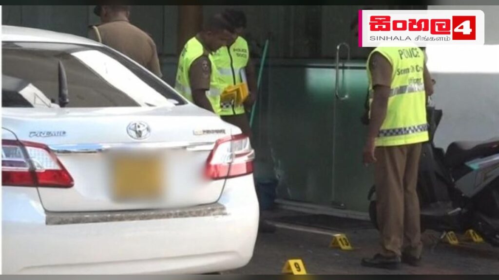 කළුතර ‘ඩ්රැගන් සම්පත්’ සහ බිරිඳ ඝාතනය පිටුපස ඇති කෝටි 10ක ගනුදෙනුව Headline: කළුතර 'ඩ්රැගන් සම්පත්' සහ බිරිඳ ඝාතනය පිටුපස ඇති කෝටි 10ක ගනුදෙනුව Intended image subject: Police investigation at the crime scene in Nagoda Story summary: කළුතර නාගොඩ ප