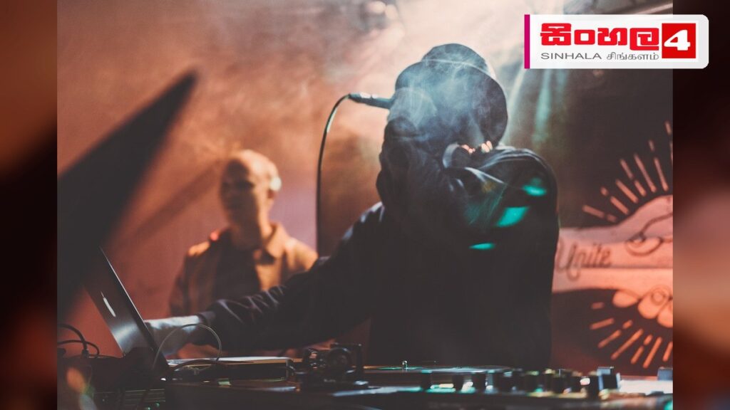 ලෝක ප්රකට DJ Snake සෙන්ටර් සංගීත උළෙලේ දෙවැනි දිනය වර්ණවත් කිරීමට ශ්රී ලංකාවට Headline: ලෝක ප්රකට DJ Snake සෙන්ටර් සංගීත උළෙලේ දෙවැනි දිනය වර්ණවත් කිරීමට ශ්රී ලංකාවට Intended image subject: DJ Snake performing on stage Story summary: ලොව ප්රකට ඉලෙක්ට්රොන